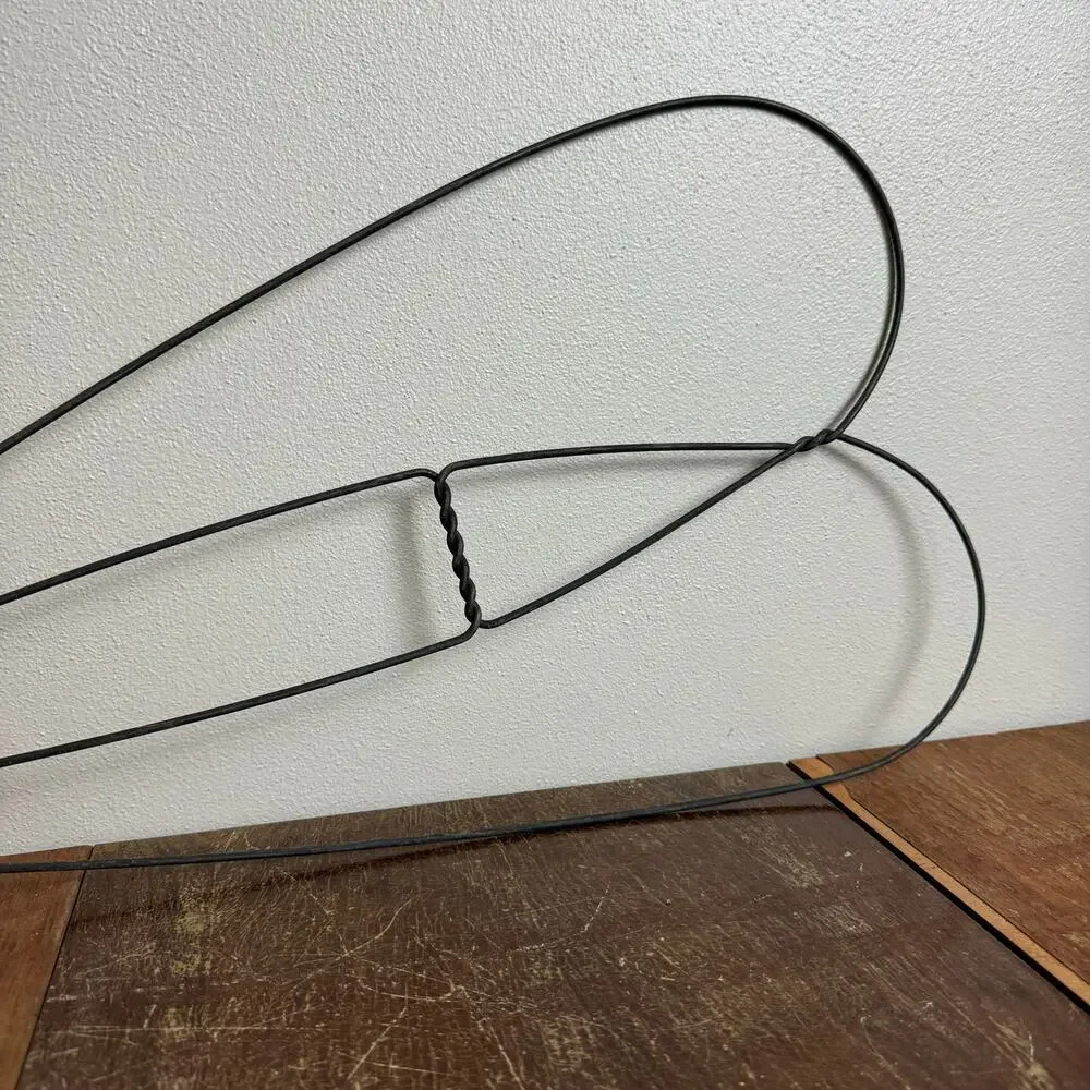 Antique Primitive Wire Rug Beater Heart Shape‎ Twisted Metal Wood Handle Rustic